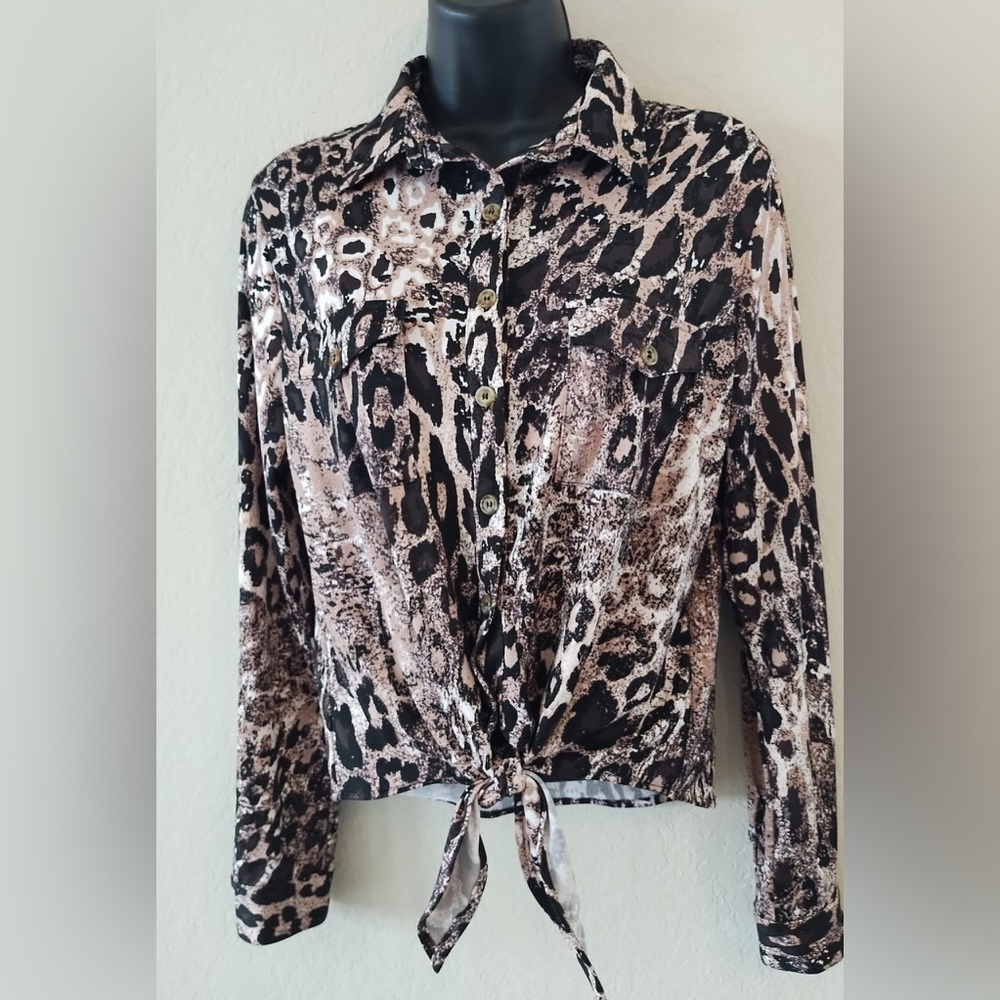 Women’s Animal Print Front Tie Waist Tops Size Small Women’s Blouse